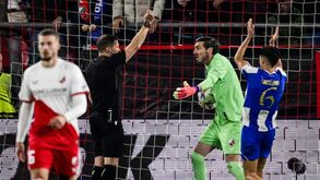 Juiz John Beaton no Utrecht-FC Porto