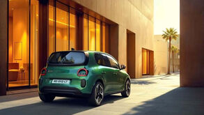 Novo Renault Twingo elétrico promete mobilidade acessível com design nostálgico