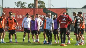 Mourinho motiva equipa do Benfica 