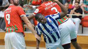 FC Porto vence Marítimo no Funchal e isola-se no Campeonato Andebol