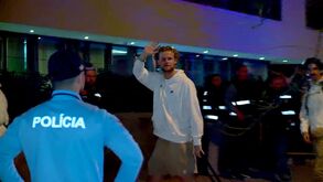 Comitiva do Sporting chegou a Ponta Delgada onde foi recebida por dezenas de adeptos