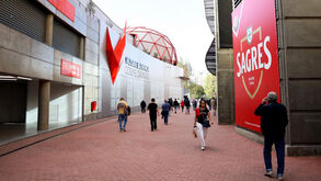 Sócios do Benfica deslocam-se às urnas