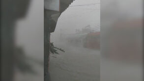 Supertufão chega às Filipinas e força retirada de centenas de milhares de pessoas