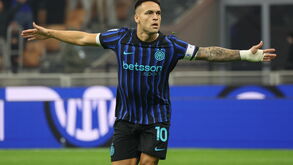 Lautaro Martínez celebra golo no Inter-Lazio
