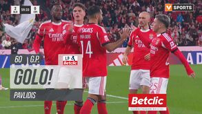 O penálti de Pavlidis que permitiu ao Benfica aumentar a vantagem frente ao Casa Pia