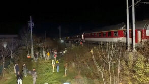 Colisão entre dois comboios na Eslováquia faz dezenas de feridos  