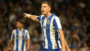 Jan Bednarek recebe distinção