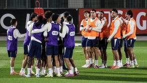 Vitinha foi o único ausente do treino no relvado 