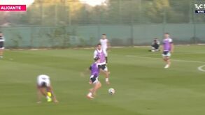 Enfrentou Otamendi e marcou um belo golo: Prestianni ganha pontos no treino da Argentina