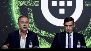 Duarte Gomes e Luciano Gonçalves na conferência do CA