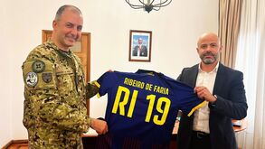 Presidente da SAD do Chaves presente no Regimento de Infantaria local