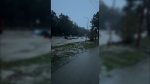 Depressão Cláudia deixa EN 378 inundada e dezenas de carros submersos no Seixal