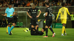 João Simões  foi titular ao lado  de Hjulmand nos últimos  jogos; agora, após passagem  pelos Sub-21, é obrigado a  parar