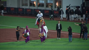 Liga de basebol no Dubai começa com novas regras... e camelos