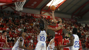 Broussard (Benfica) e Washpun (FC Porto) em ação