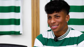 Quem é o mais vaidoso? E quem tem pior gosto musical? Alisson abre as portas do balneário do Sporting