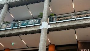 Racha em pilar do Centro Comercial Colombo assusta clientes e comerciantes