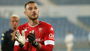 Martin Turk substitui o lesionado Oblak na convocatória da Eslovénia