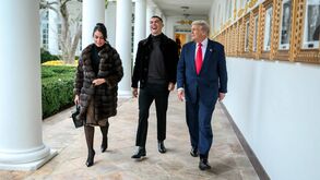 Trump deu a Cristiano Ronaldo a chave da Casa Branca: o que simboliza e a quem costuma ser entregue