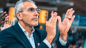 Treinador português de saída