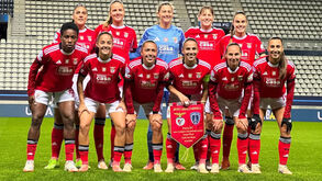 Paris FC-Benfica, em direto: rola a bola na capital francesa 