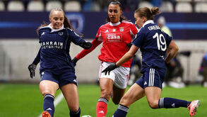 Catarina Amado entre duas adversárias 