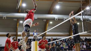 Benfica triunfa e avança para os dezasseis avos de final