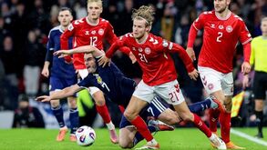 Hjulmand e a Dinamarca viveram jogo difícil diante da Escócia, em Glasgow