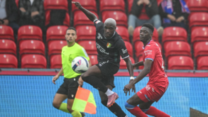 Encada vai ser baixa na partida com o Gil