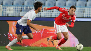 Os jogadores de Atlético e Benfica em ação
