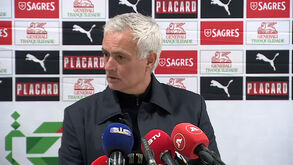 Mourinho: «O gigante ganha muito dinheiro, tem muitas regalias e não pode brincar ao futebol»