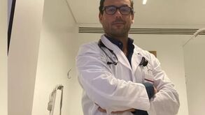 Foi para Medicina aos 30, não é especialista, trabalhou sempre à hora: quem é o líder dos tarefeiros