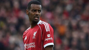 Alexander Isak regressa aos treinos