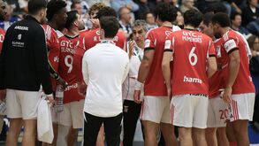 Benfica sofre e bate Belenenses com golo no último minuto