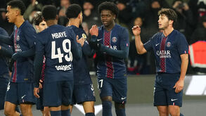 Jogadores do PSG a festejar
