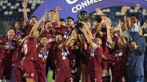 Lanús bate Atlético Mineiro e conquista Taça Sul-americana pela segunda vez na sua história