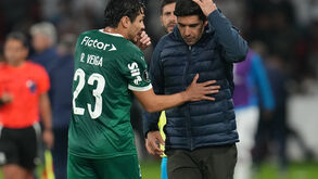 Abel Ferreira recebe apoio após o empate do Palmeiras com o Fluminense
