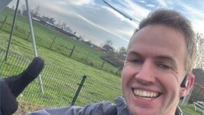 Fez mais de 70 quilómetros a correr para protestar e viu a sua equipa fazer história diante do Ajax