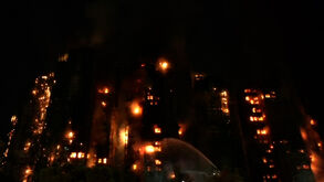 Incêndio de grandes dimensões consome arranha-céus em Hong Kong 