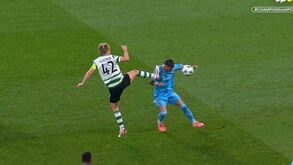 Lance de Hjulmand aos 9 minutos