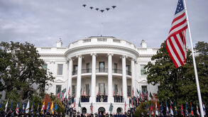 Casa Branca tentou atrasar divulgação de documentos de Epstein, mas senadores aprovaram publicação