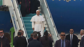 Papa Leão XIV já chegou à Turquia para a primeira viagem internacional do pontificado 