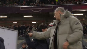 Desentendimento no final do Alemanha-Espanha: o cumprimento tenso entre os selecionadores