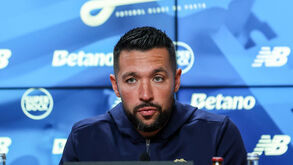 Farioli em conferência de imprensa