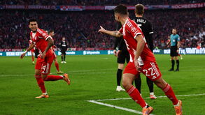 Raphäel Guerreiro marca contra o St. Pauli