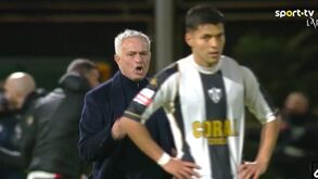 Mourinho de punho cerrado celebrou efusivamente a vitória na Madeira: «Isto é o Benfica, c******»