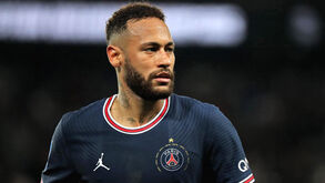 Antigo guarda-redes do PSG faz revelação insólita sobre Neymar: «Sentado na sanita com a porta aberta...»