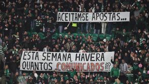 A tarja da Juve Leo para o Benfica: «Esta semana haverá quantos comunicados? Aceitam-se apostas»