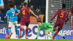 David Neres marca golo da vitória do Nápoles frente ao Roma