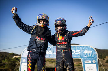 Gonçalo Guerreiro, à direita, é o novo Campeão de Portugal de Todo-o-Terreno